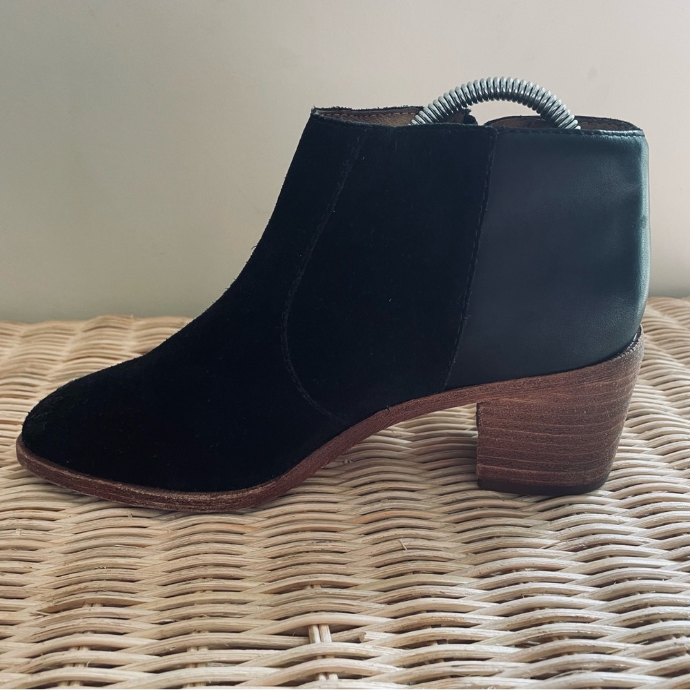 Madewell Alicia Black Suede Ankle Boot size 6